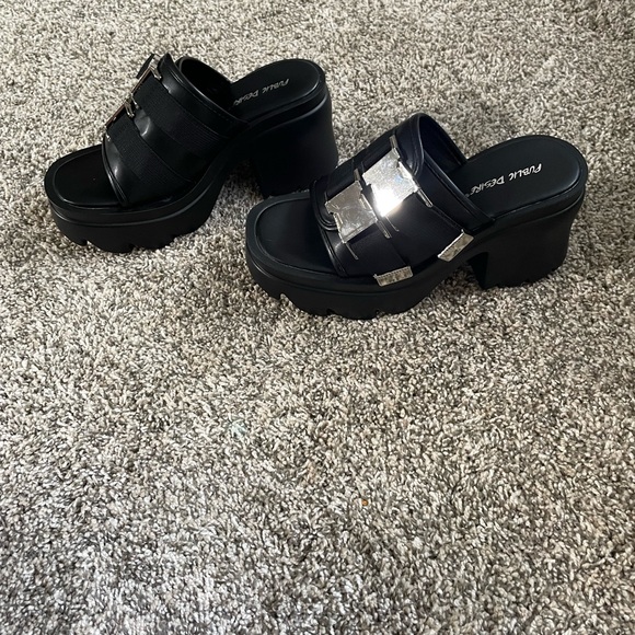 Public Desire Women’s Chunky Heeled slides with buckles nwot size 38/7.5 - Picture 5 of 7